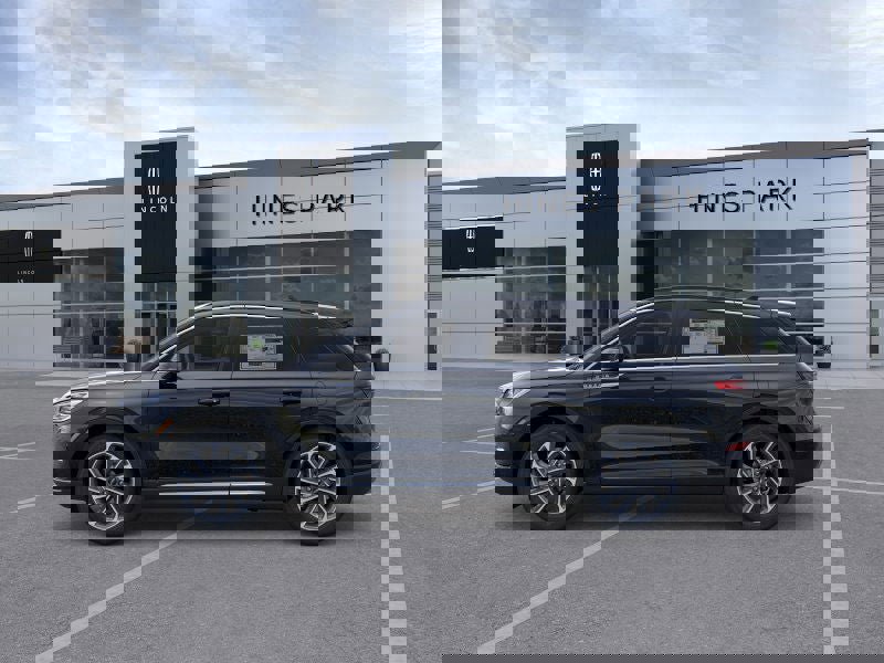 New 2026 Lincoln Corsair Premiere image 3