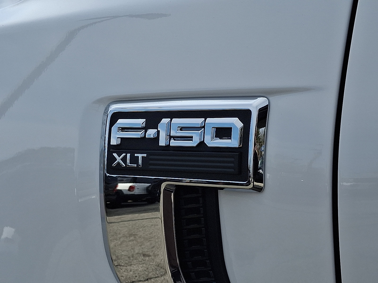 Certified 2022 Ford F150 XLT w/ Equipment Group 302A High image 32