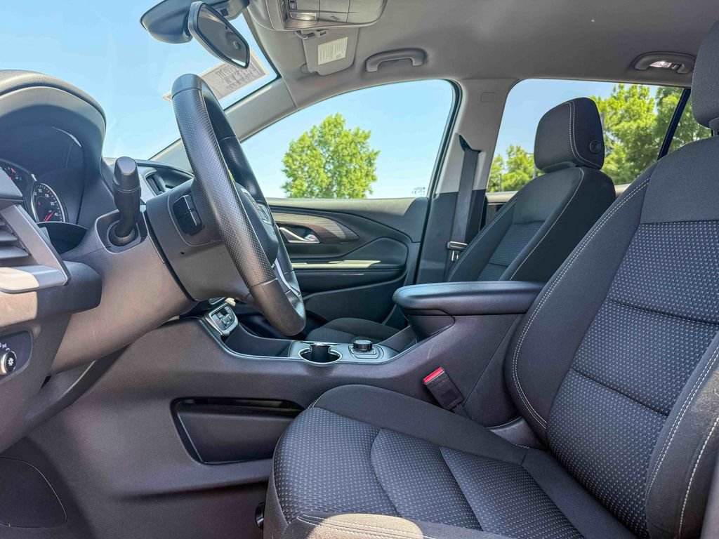 Used 2024 GMC Terrain SLE AWD/4WD image 19