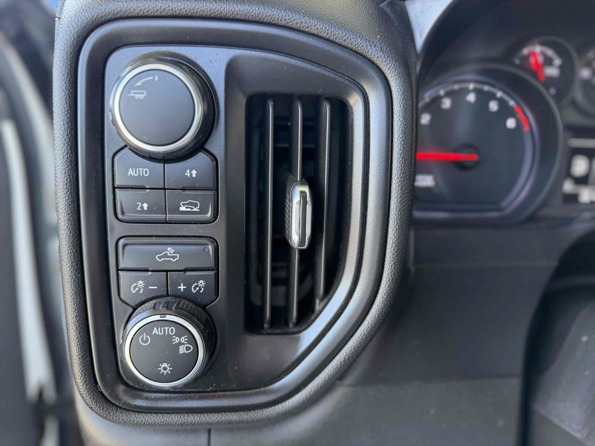 Used 2020 Chevrolet Silverado 1500 W/T w/ WT Convenience Package AWD/4WD image 18