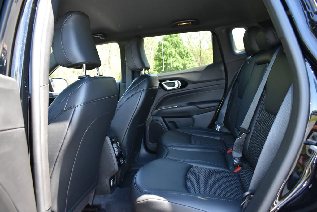 New 2026 Jeep Compass Latitude AWD/4WD image 21