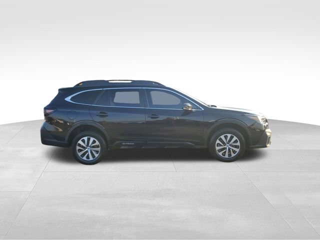 Used 2021 Subaru Outback Premium image 3