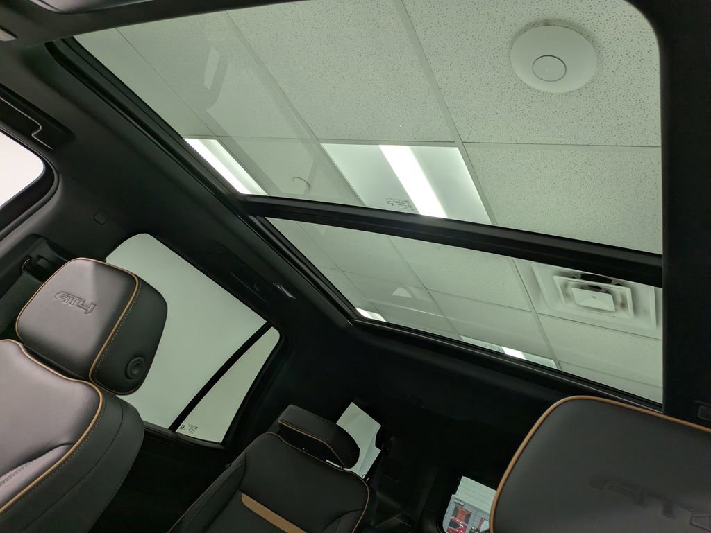 Used 2024 GMC Yukon AT4 w/ AT4 Premium Plus Package image 23