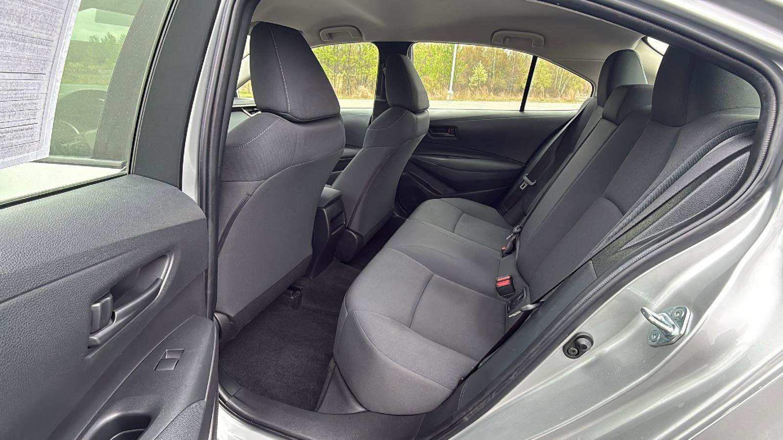 Used 2022 Toyota Corolla LE FWD image 22