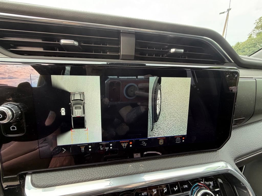 Used 2025 GMC Sierra 1500 Denali w/ Technology Package AWD/4WD image 26