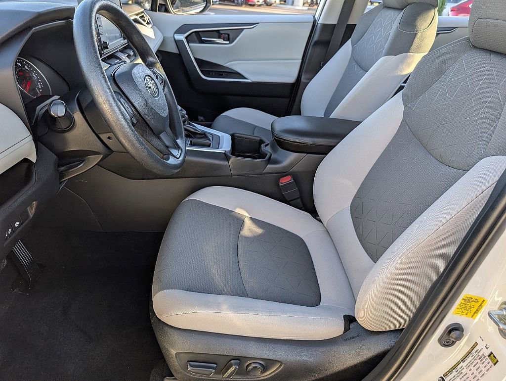 Used 2022 Toyota RAV4 XLE image 25