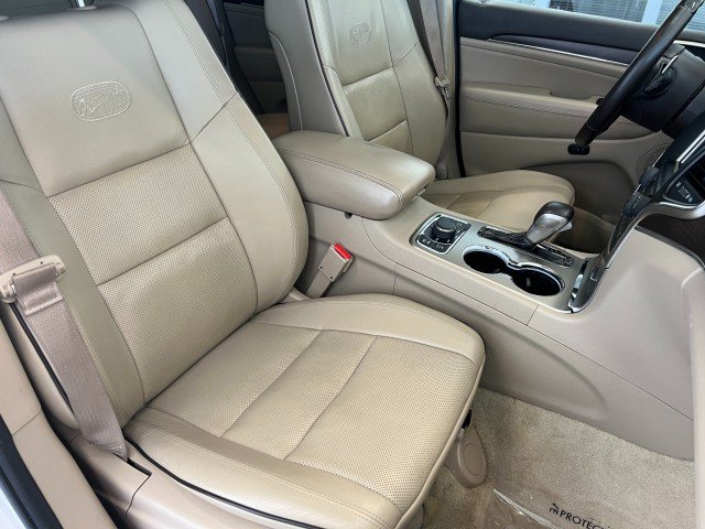 Used 2016 Jeep Grand Cherokee Overland AWD/4WD image 14