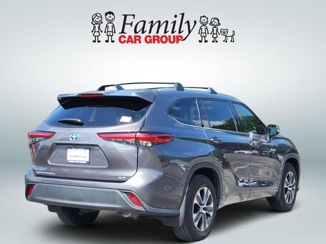 Used 2021 Toyota Highlander XLE AWD/4WD image 4
