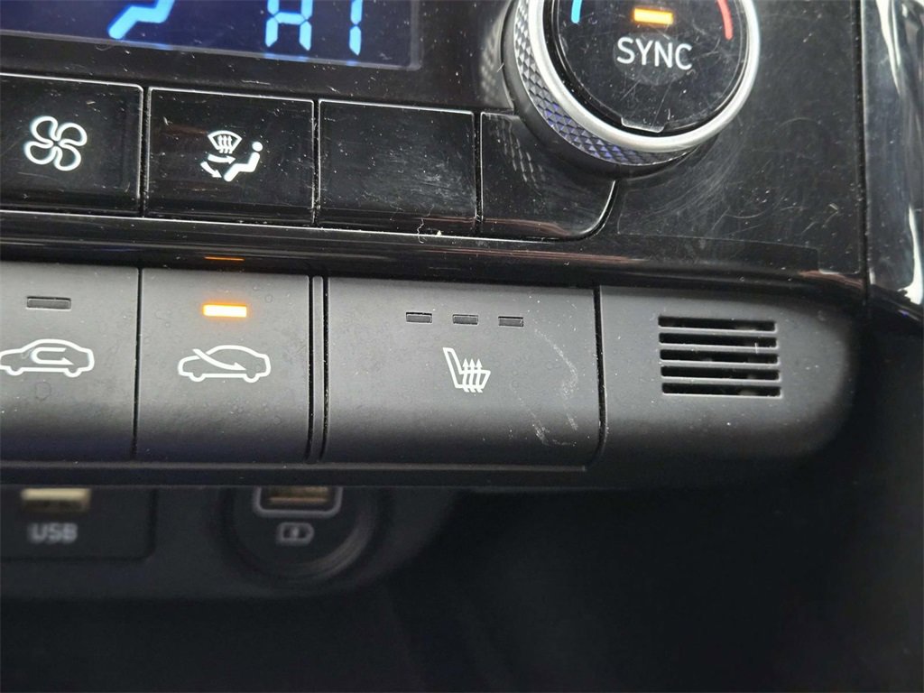 Used 2023 Hyundai Elantra SEL w/ Convenience Package image 29