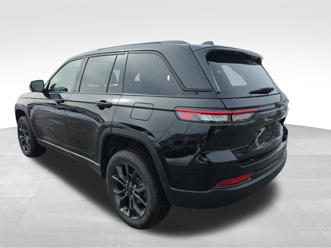 New 2025 Jeep Grand Cherokee Limited AWD/4WD image 5