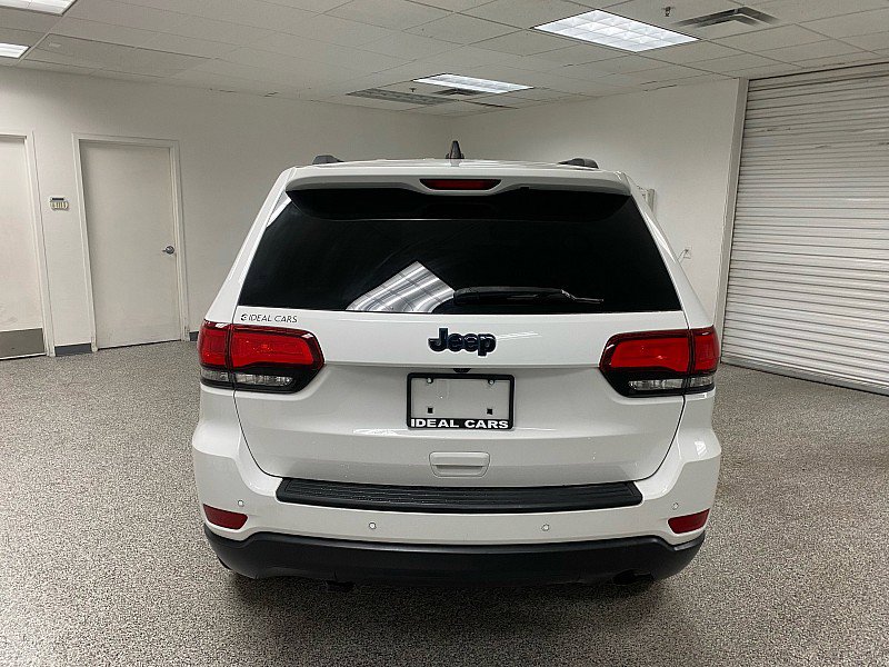 Used 2019 Jeep Grand Cherokee Laredo image 6
