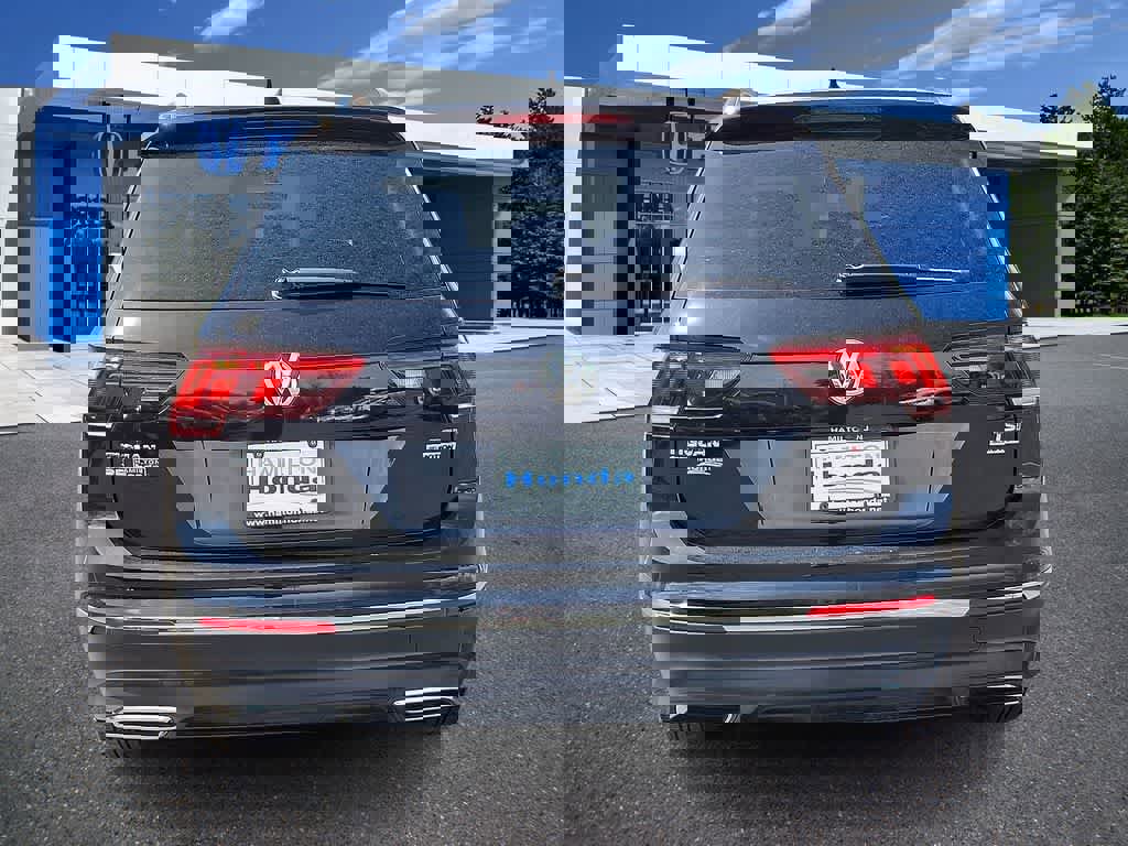 Used 2018 Volkswagen Tiguan SE w/ Panoramic Sunroof Package image 23