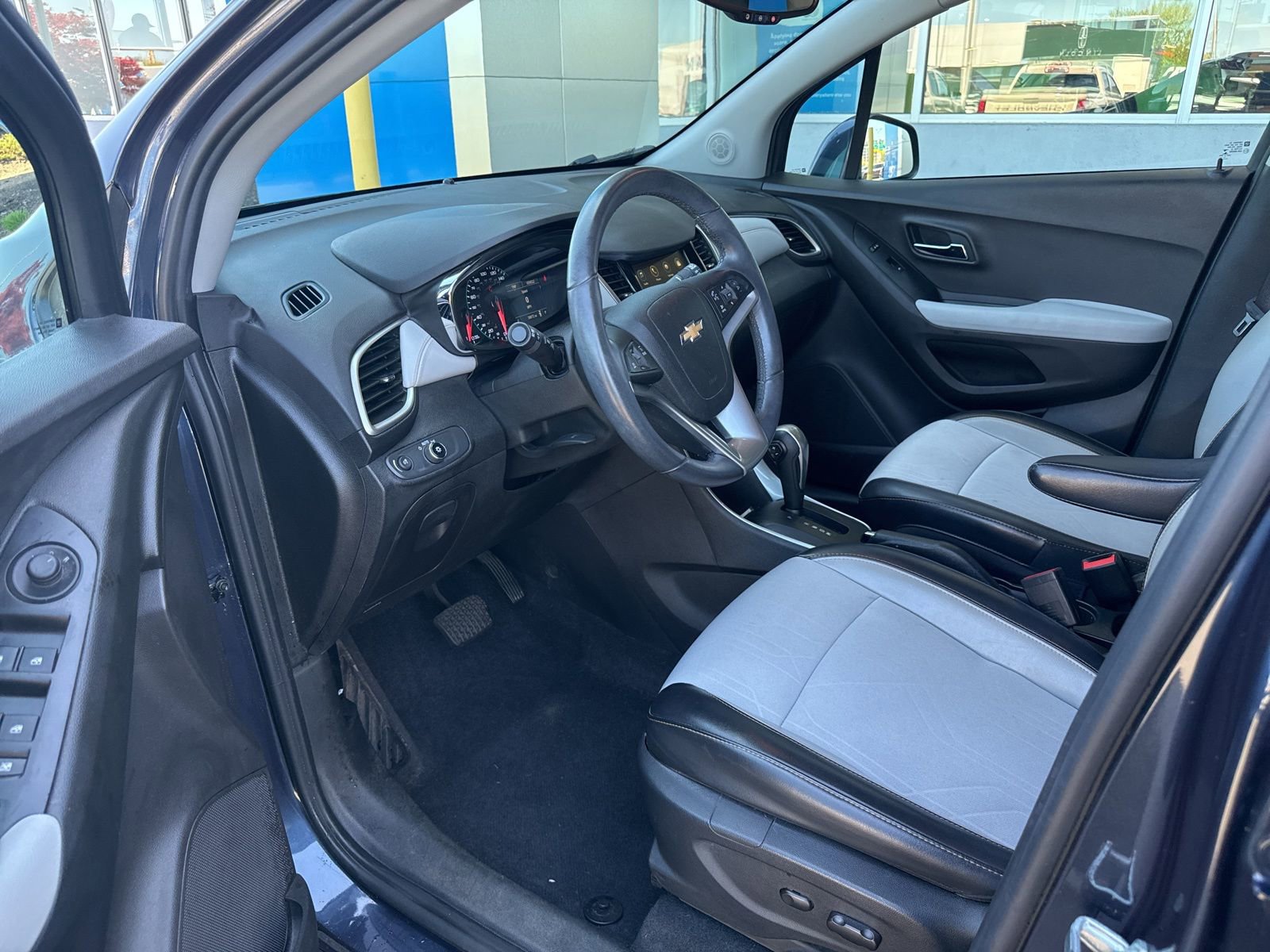 Used 2018 Chevrolet Trax LT w/ Driver Confidence Package AWD/4WD image 17