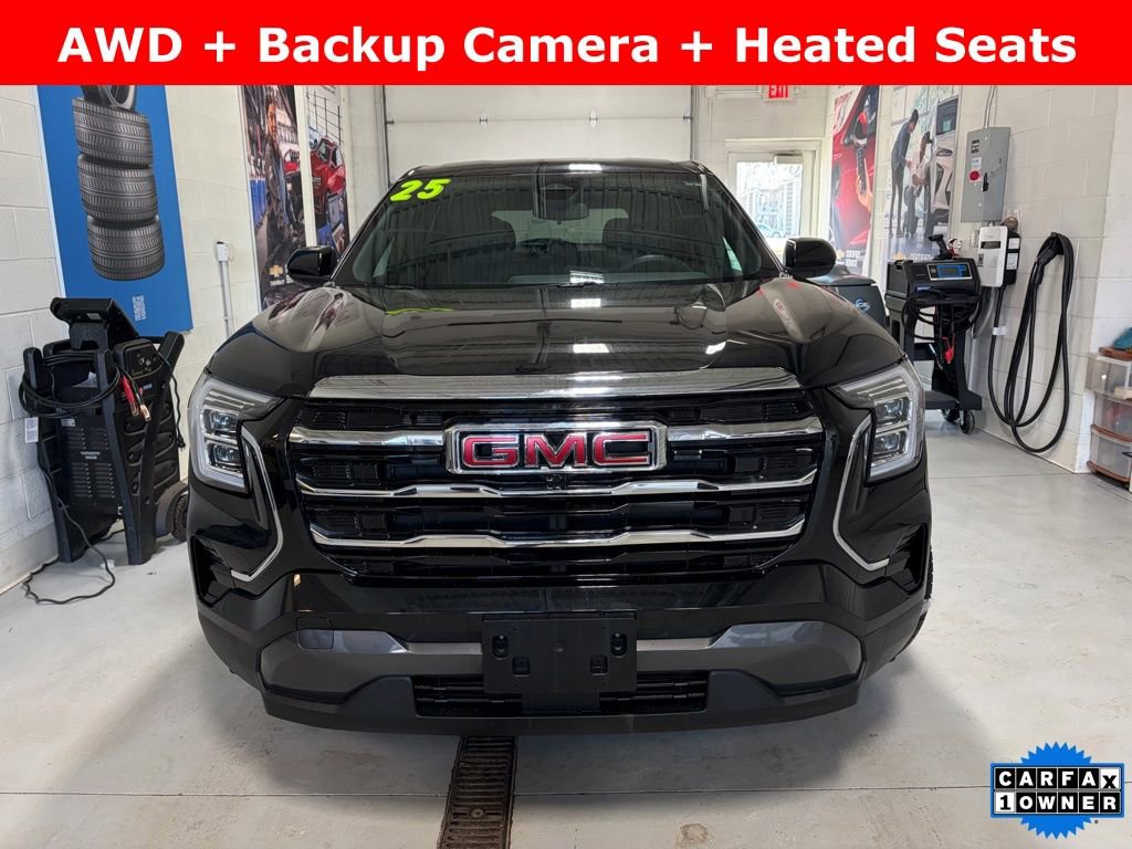 Used 2025 GMC Terrain Elevation AWD/4WD image 3