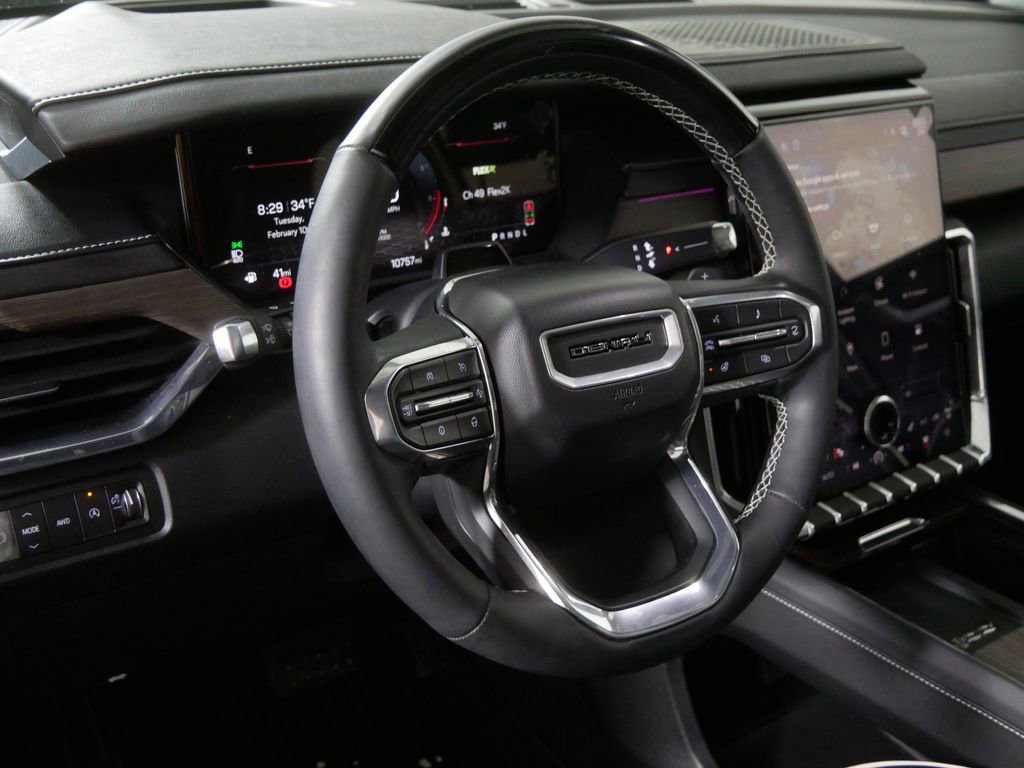 Used 2024 GMC Acadia Denali image 11