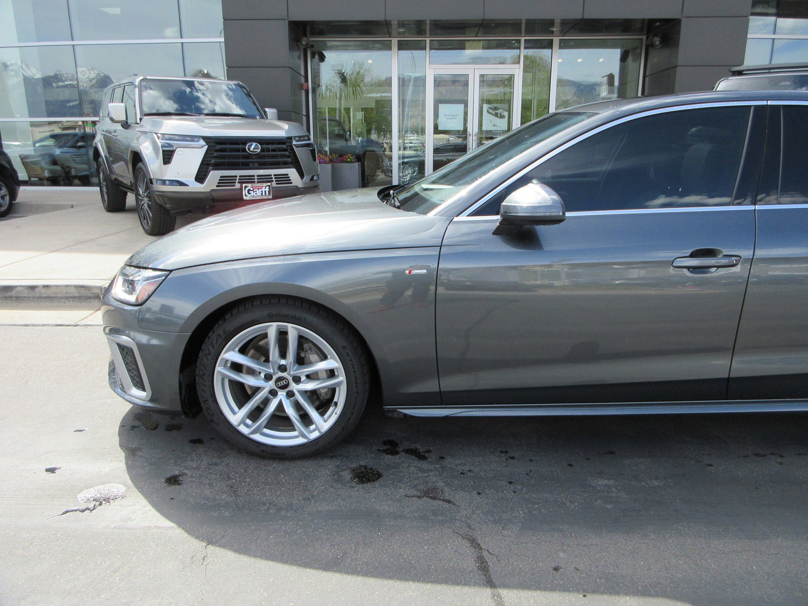 Used 2023 Audi A4 2.0T Premium image 2
