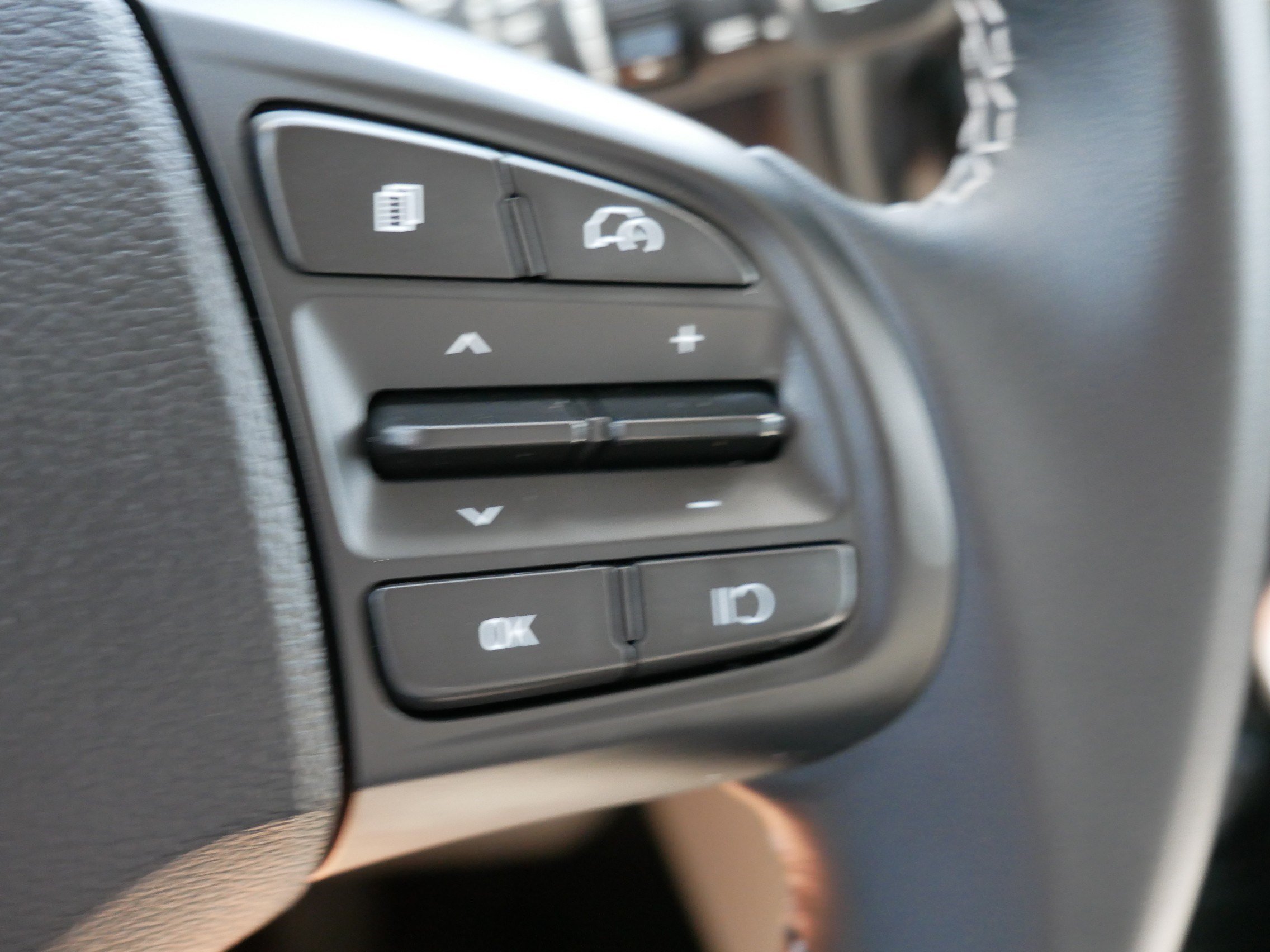 Certified 2024 Hyundai Venue SEL FWD image 29