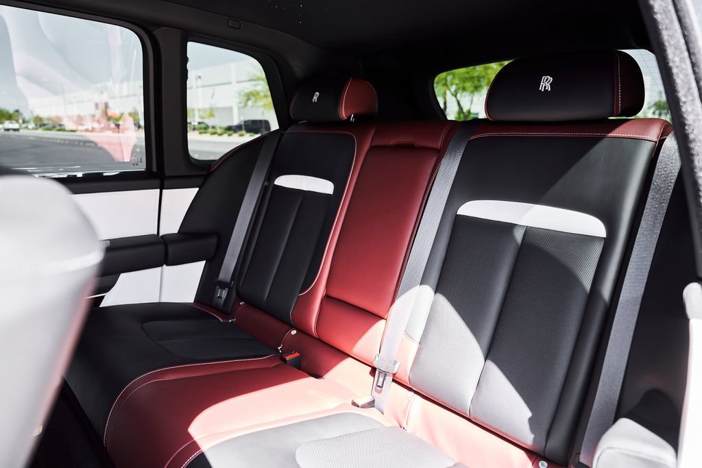 Used 2026 Rolls-Royce Cullinan AWD/4WD image 48