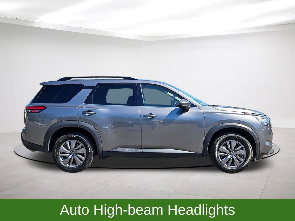 Used 2025 Nissan Pathfinder SV FWD image 8