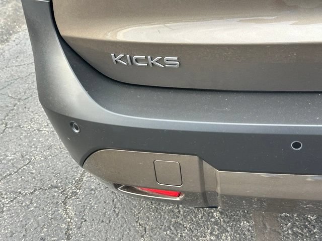 Used 2025 Nissan Kicks S AWD/4WD image 13