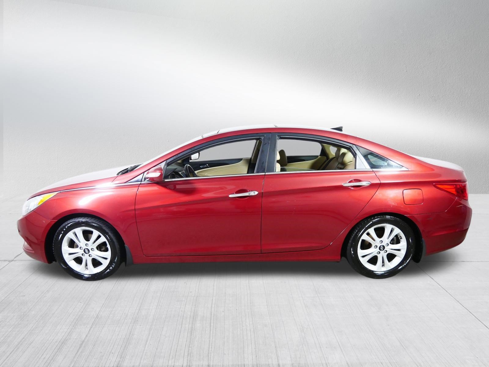 Used 2013 Hyundai Sonata Limited w/ Premium Pkg FWD image 4