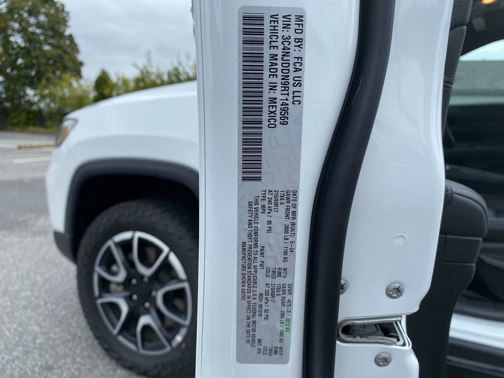 Used 2024 Jeep Compass Trailhawk image 32