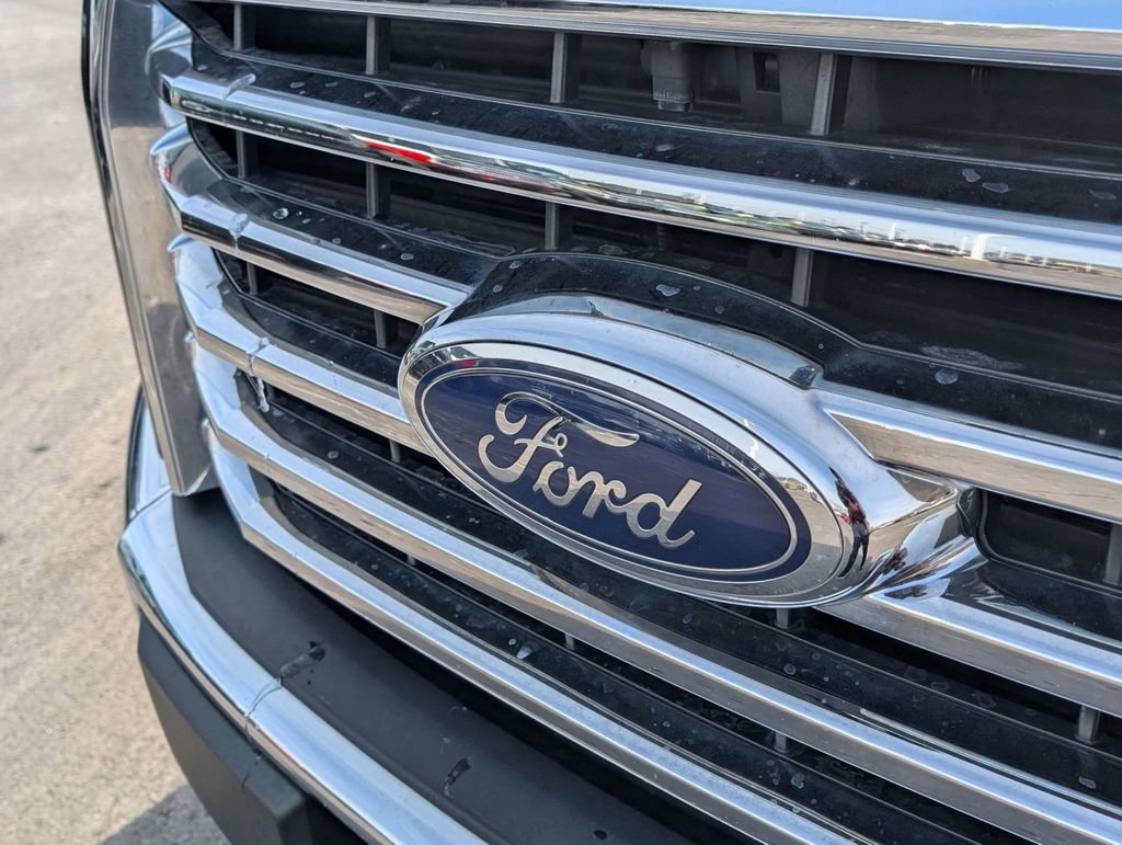 Used 2016 Ford F150 XLT w/ Equipment Group 302A Luxury image 11