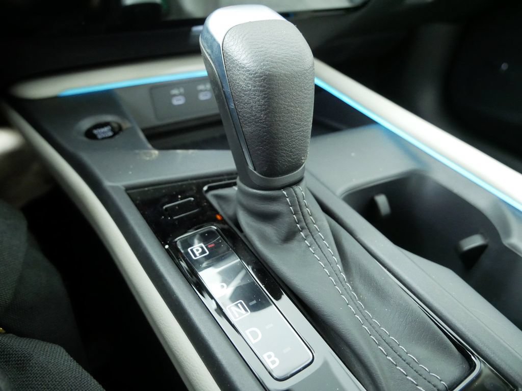 New 2026 Nissan Sentra SL w/ Floor Mat Package FWD image 32