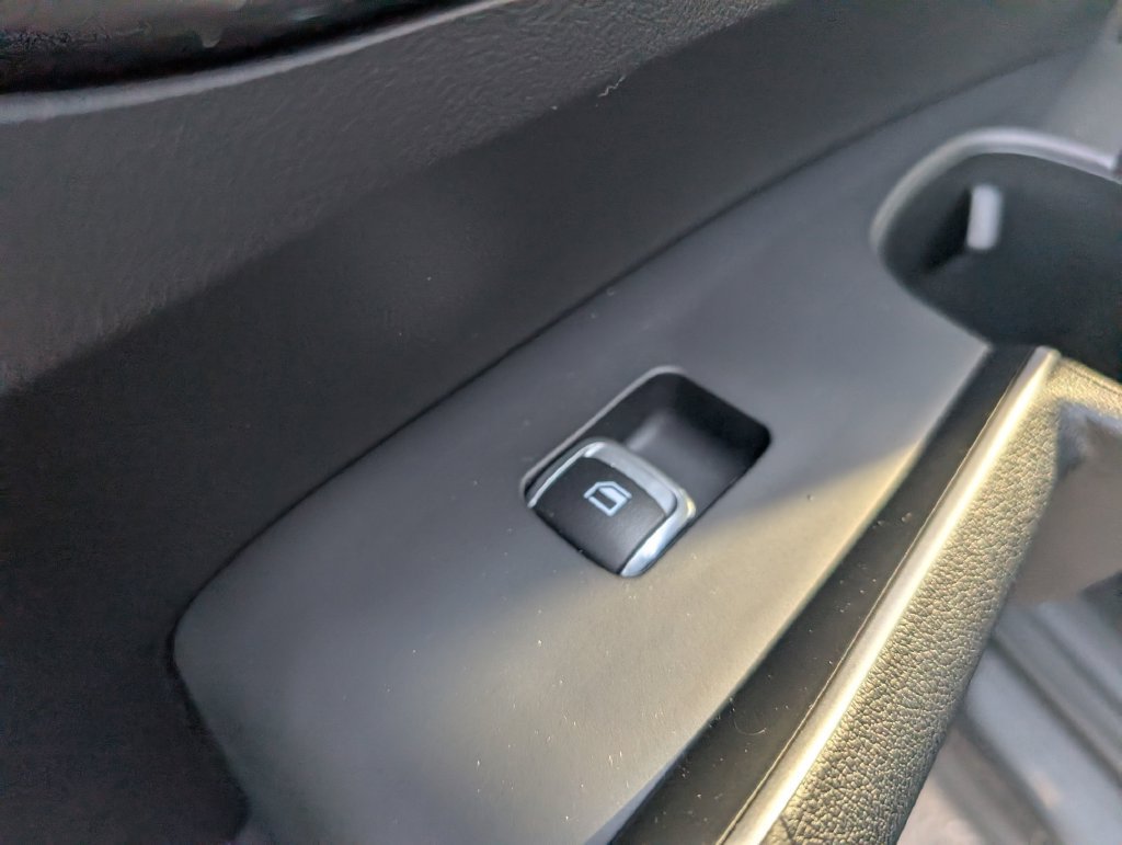 Used 2025 Kia Sorento S AWD/4WD image 11