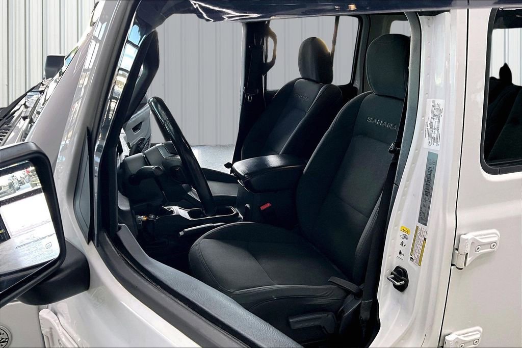 Used 2019 Jeep Wrangler Unlimited Sahara w/ Uconnect 4C Nav & Sound Group AWD/4WD image 20