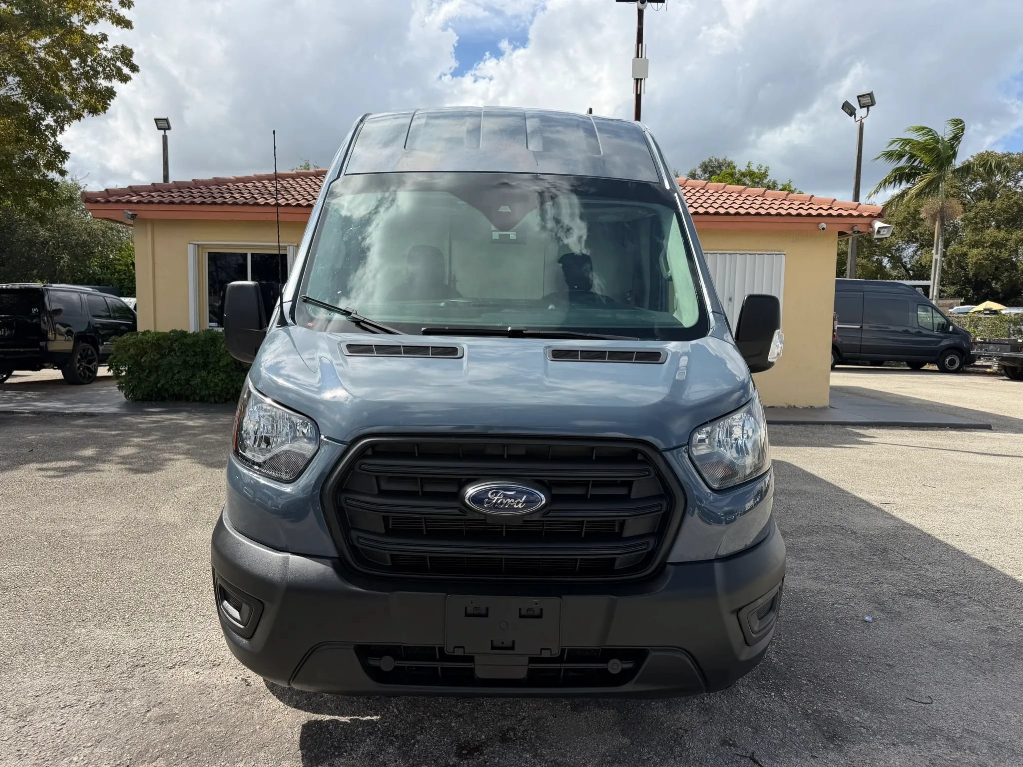 Used 2020 Ford Transit 250 148 High Roof Extended RWD image 9