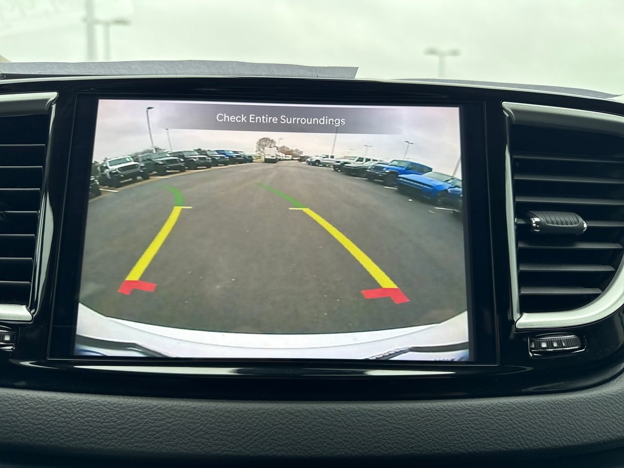 Used 2024 Chrysler Voyager LX image 21