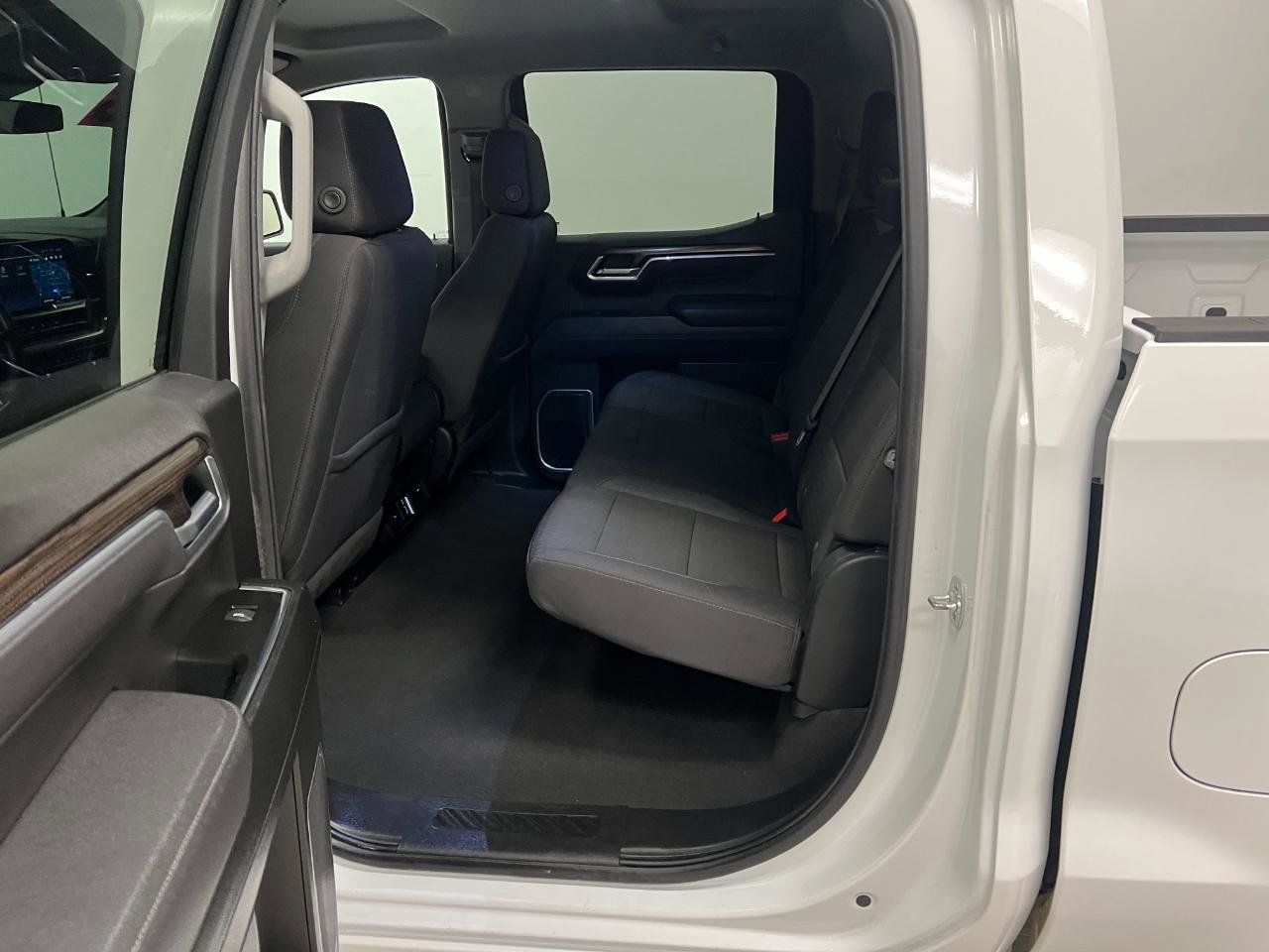 Used 2025 Chevrolet Silverado 1500 LT image 31