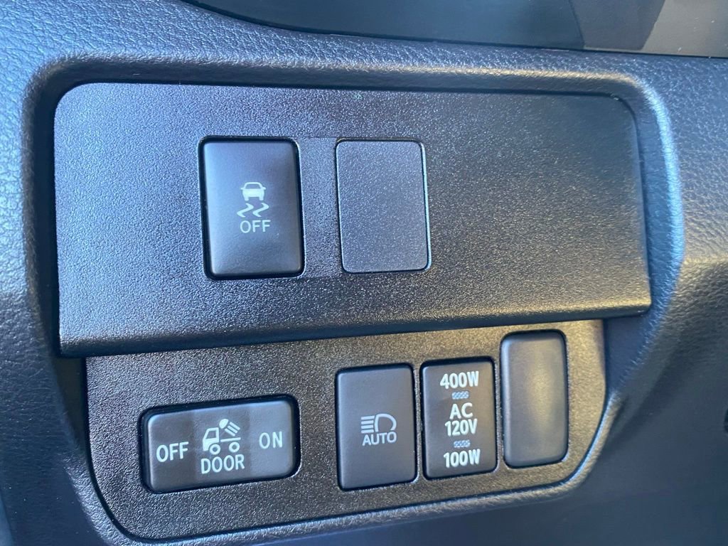 Used 2022 Toyota Tacoma TRD Off-Road image 25