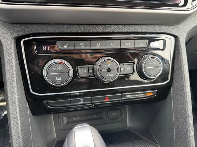 Used 2022 Volkswagen Atlas Cross Sport SEL R-Line AWD/4WD image 13