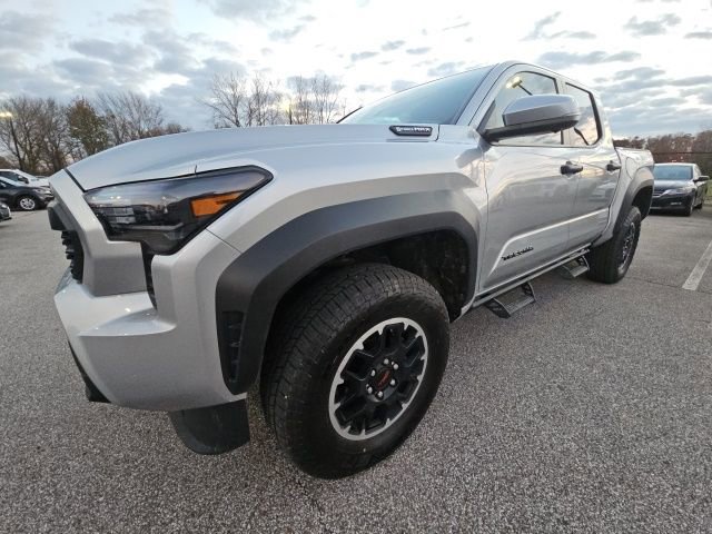 Used 2025 Toyota Tacoma TRD Off-Road image 37