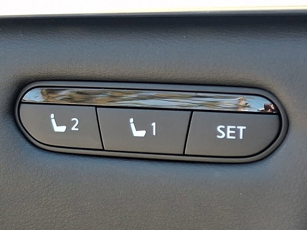 Certified 2025 INFINITI QX50 Sport image 29