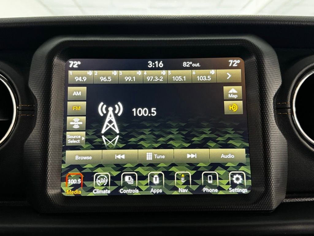 Used 2022 Jeep Gladiator Overland AWD/4WD image 16