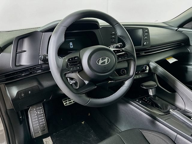 Used 2026 Hyundai Elantra Sport FWD image 9