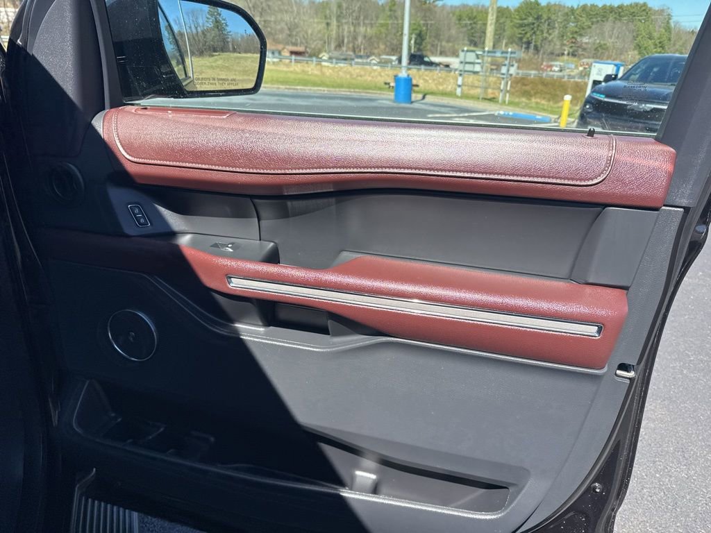 Used 2024 Ford Expedition Limited image 42