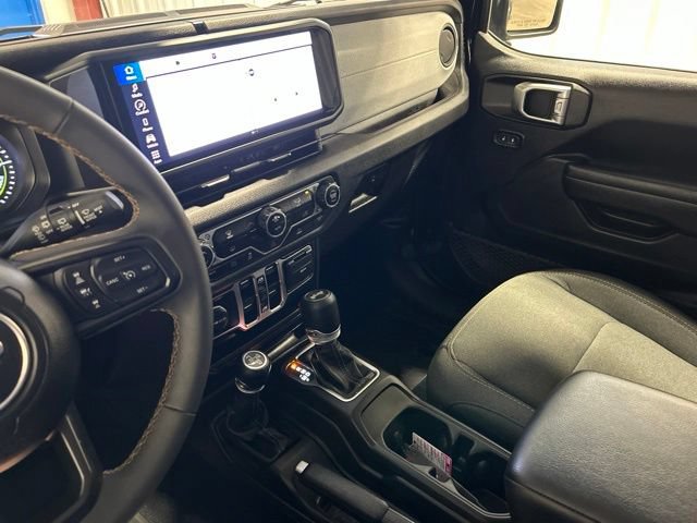 Used 2024 Jeep Wrangler Unlimited AWD/4WD image 26