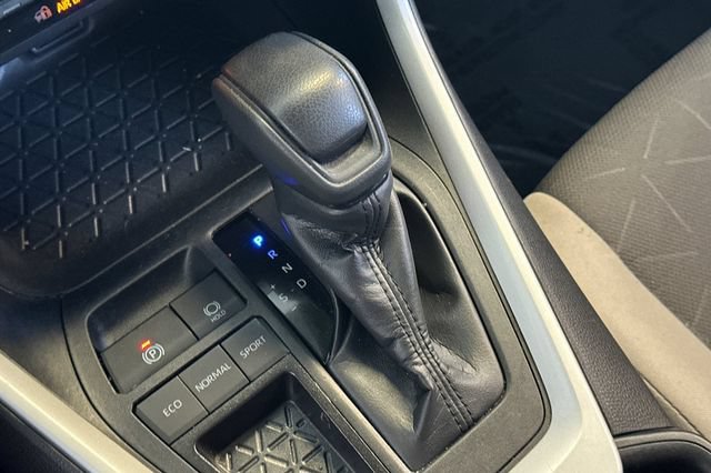 Certified 2025 Toyota RAV4 XLE FWD image 26