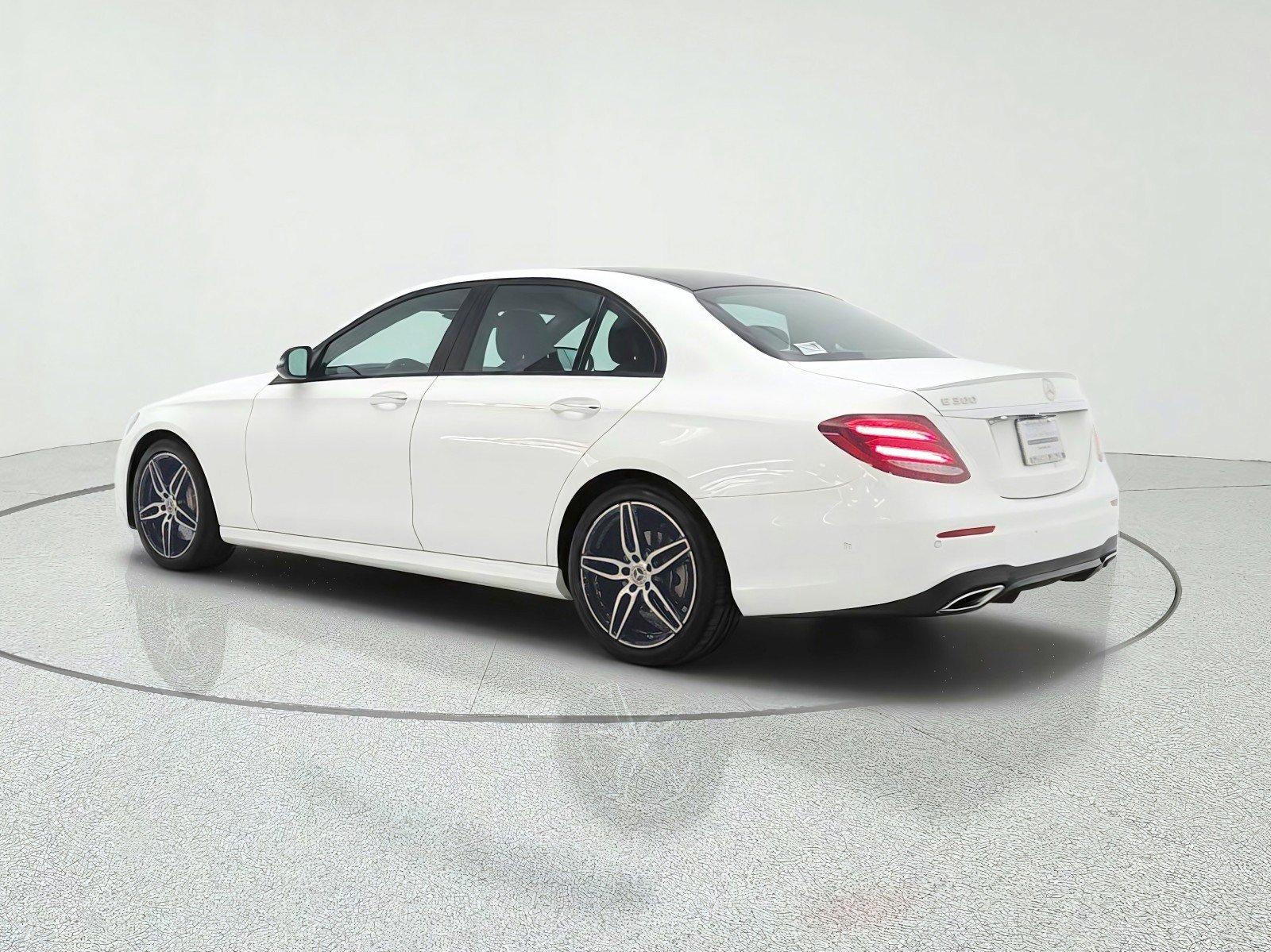 Used 2019 Mercedes-Benz E 300 image 7