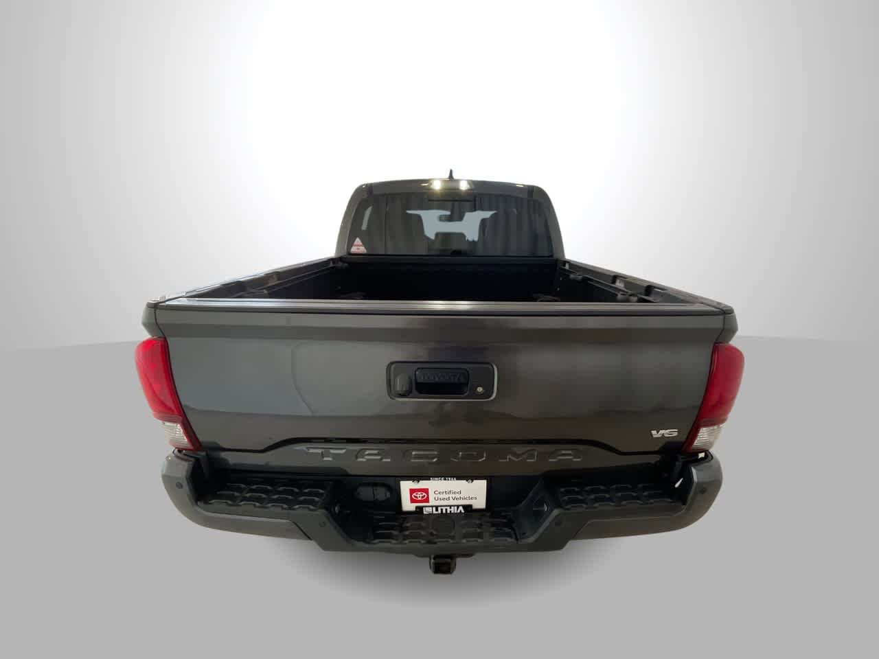 Used 2018 Toyota Tacoma TRD Off-Road AWD/4WD image 7