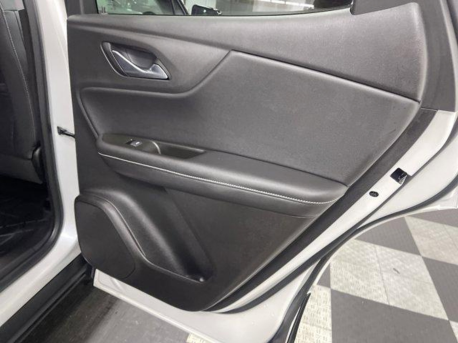 Used 2024 Chevrolet Blazer LT w/ Midnight/Sport Edition FWD image 14