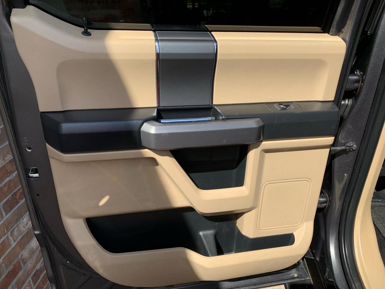 Used 2015 Ford F150 XLT w/ Equipment Group 301A Mid image 20