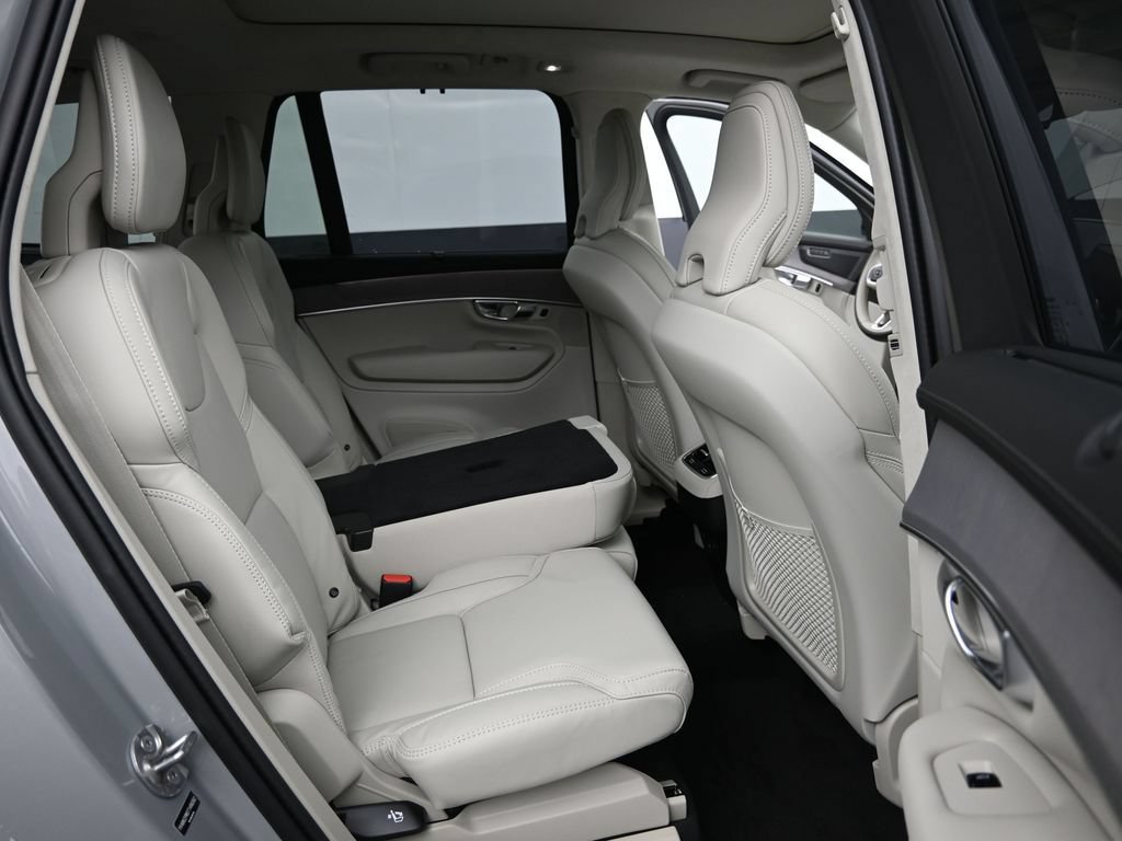 New 2026 Volvo XC90 B6 Ultra w/ Lounge Package AWD/4WD image 17
