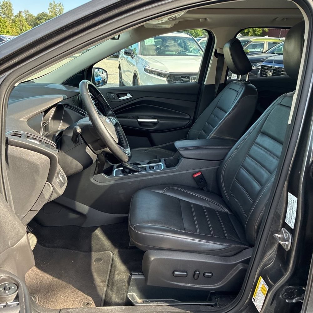 Used 2019 Ford Escape Titanium AWD/4WD image 5