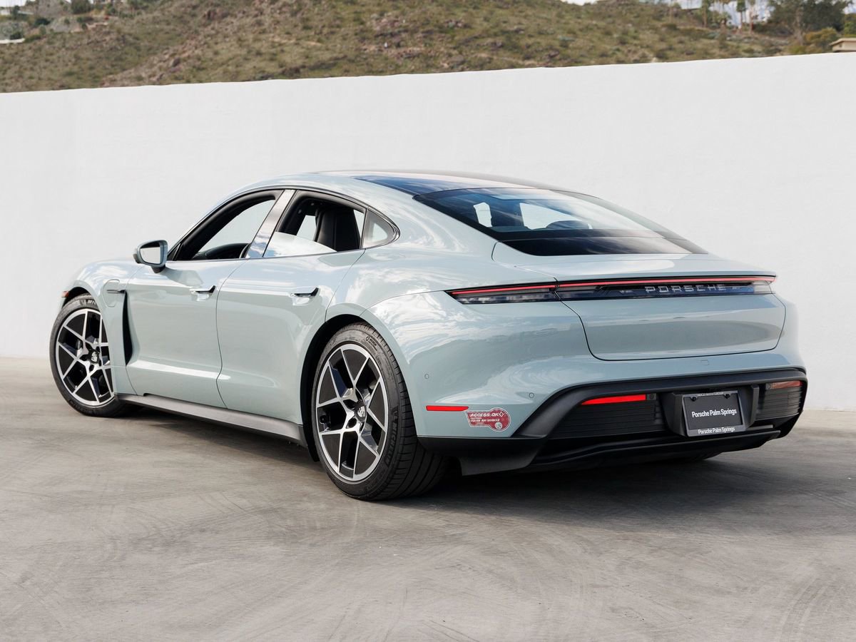 Used 2025 Porsche Taycan image 3