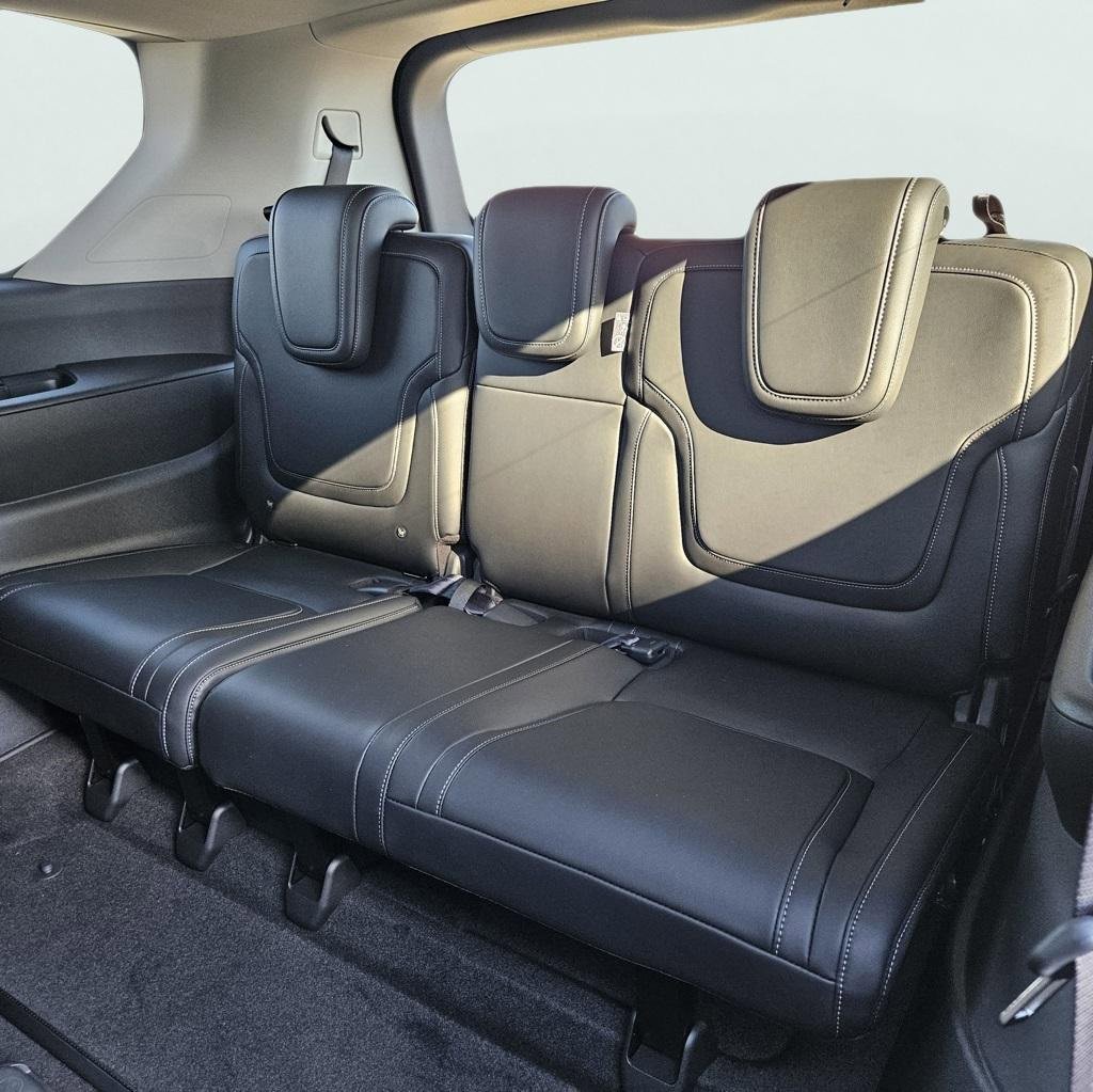 New 2026 Nissan Armada SV image 17